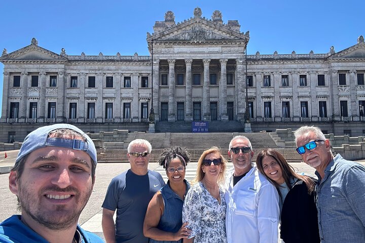 Tailor-made Montevideo: Private City Tour with a Local