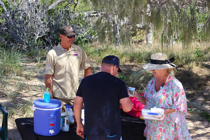 1770 Coastline Tour by LARC Amphibious Vehicle Including Picnic Lunch