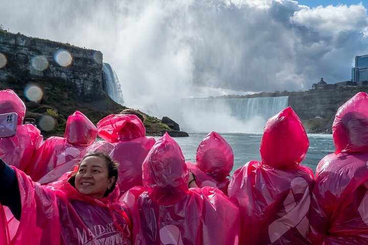 Niagara Falls 1 Day Tour from NYC with Maid of the Mist Boat Ride