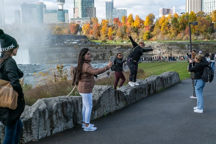 Niagara Falls 1 Day Tour from NYC with Maid of the Mist Boat Ride