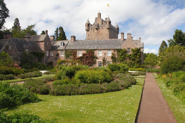 Invergordon Shore Excursion: Inverness, Cawdor Castle & Whisky