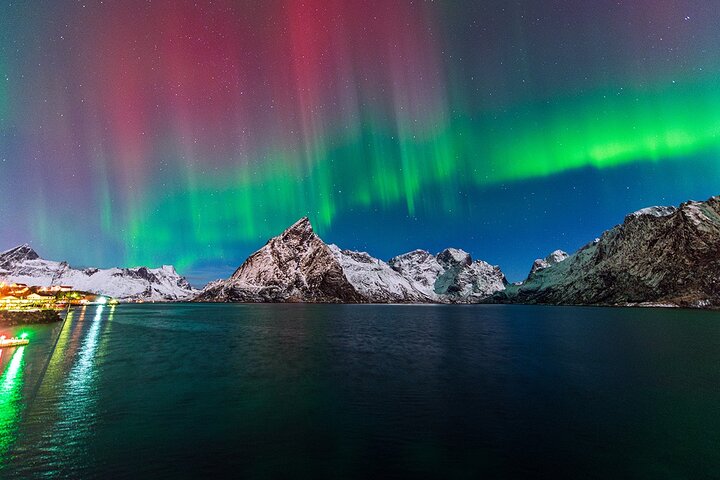 Lofoten Ultimate Aurora Hunt