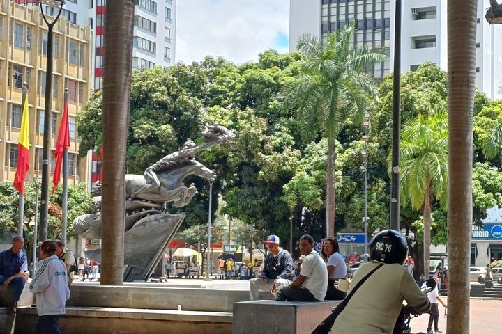 City Tour Pereira Main Squares, historic sites and viewpoint