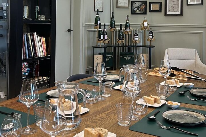 From Epernay: Champagne Small-Group tour with tastings & Lunch