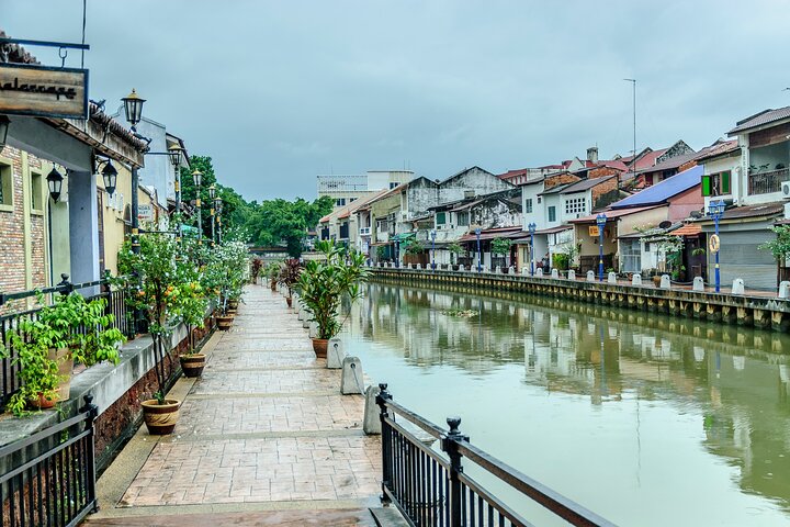 Kuala Lumpur Malacca River Cruise and Historical Tour with Lunch