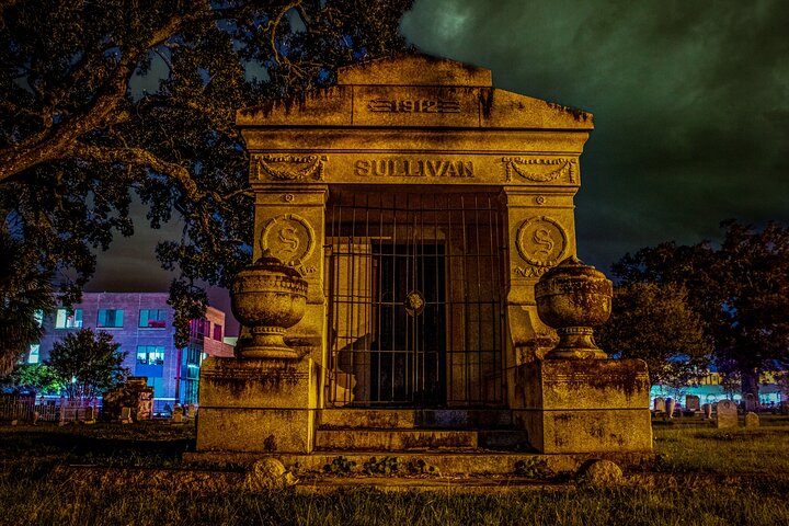 Pensacola Ghost Tours: Perdition, Pirates, & Purgatory