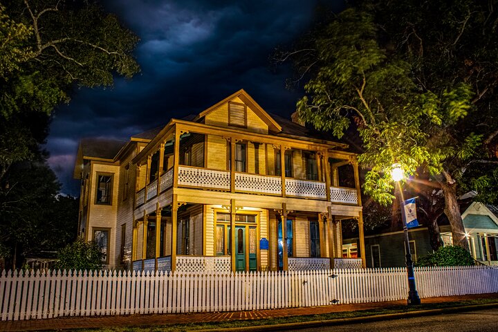 Pensacola Ghost Tours: Perdition, Pirates, & Purgatory