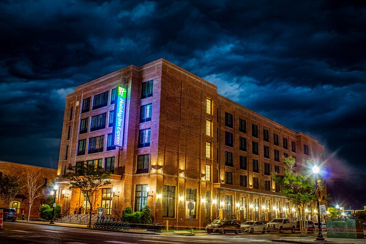 Pensacola Ghost Tours: Perdition, Pirates, & Purgatory