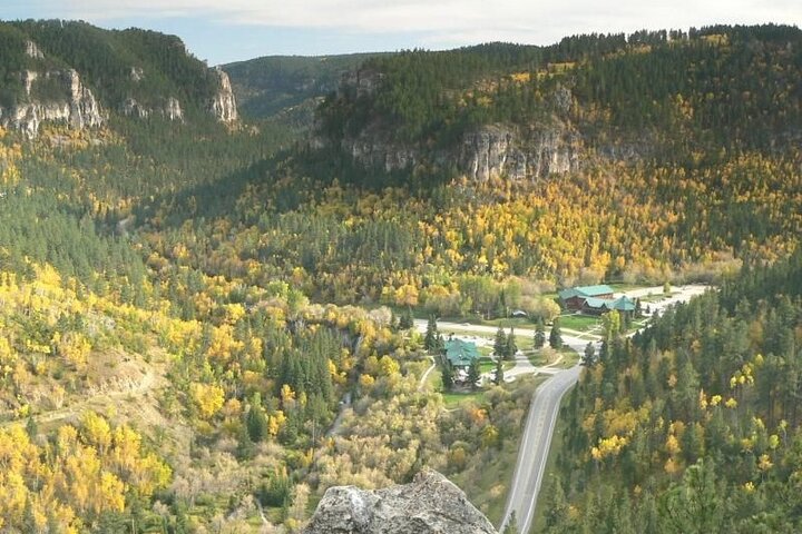 Devil's Tower & Deadwood with Spearfish Canyon Picnic