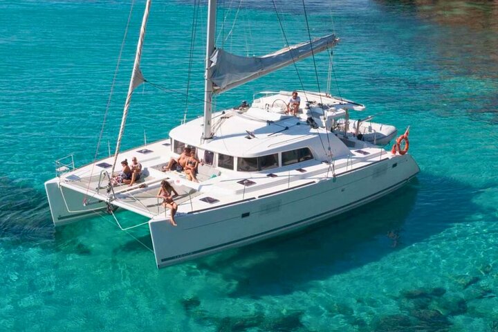 Kos: Small-Group Full-Day Catamaran Boat Trip, Meal, Drinks &Swim