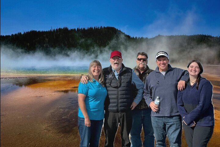 250th Celebration Yellowstone Open Air tour W/lunch and Souvenir