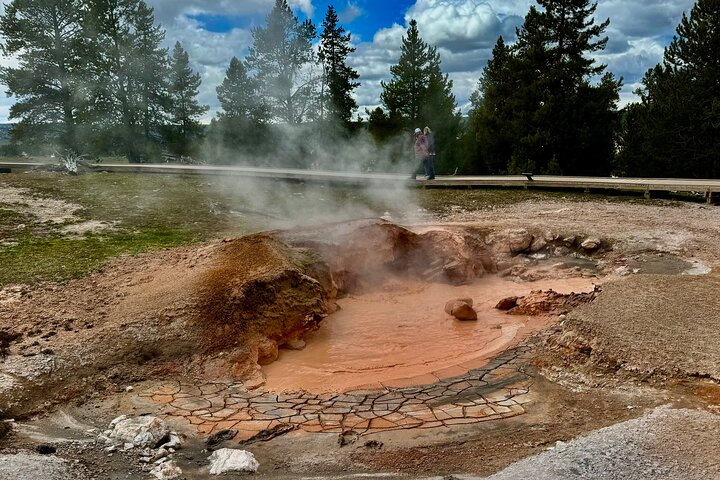 Half Day Yellowstone “Hot Spots” Deals From West Yellowstone