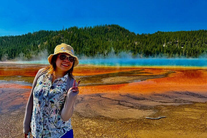 250th Celebration Yellowstone Open Air tour W/lunch and Souvenir