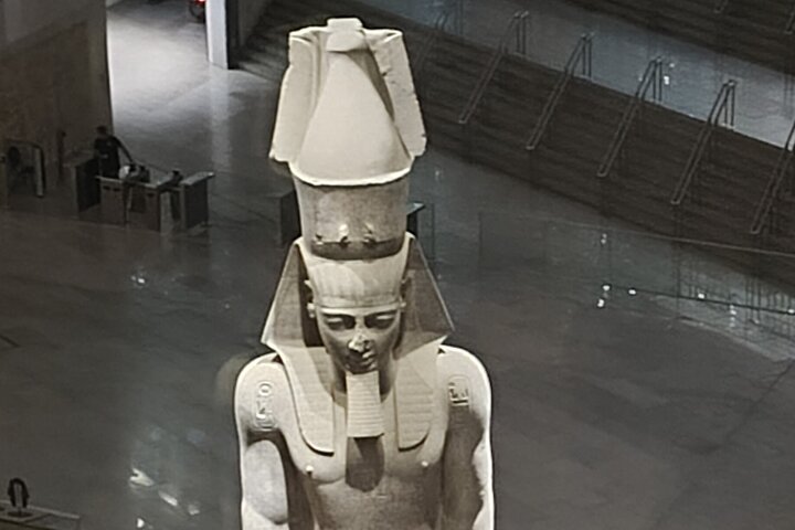 Private Guided Tour Giza Pyramid, Shpinx and The Grand Museum.