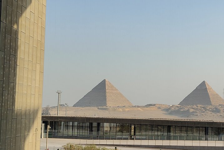 Private Guided Tour Giza Pyramid, Shpinx and The Grand Museum.