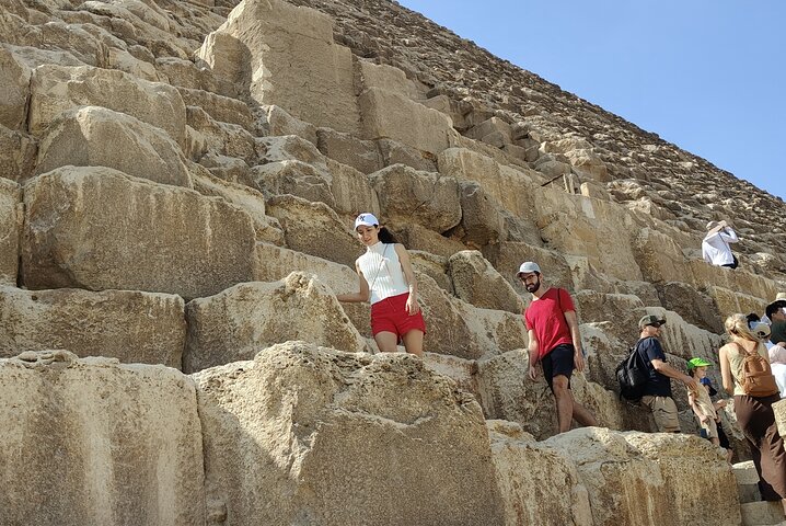 Private Guided Tour Giza Pyramid, Shpinx and The Grand Museum.