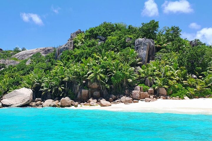 Half Day Snorkeling Sister,Coco and Felicite Islands from LaDigue