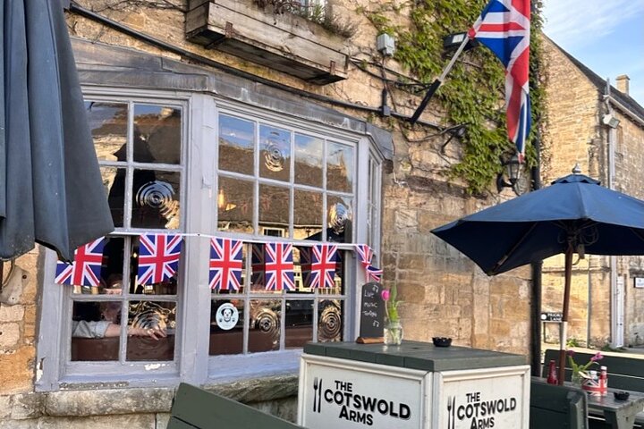 Private Cotswolds Day Tour: Small-Group Luxury in a Mercedes