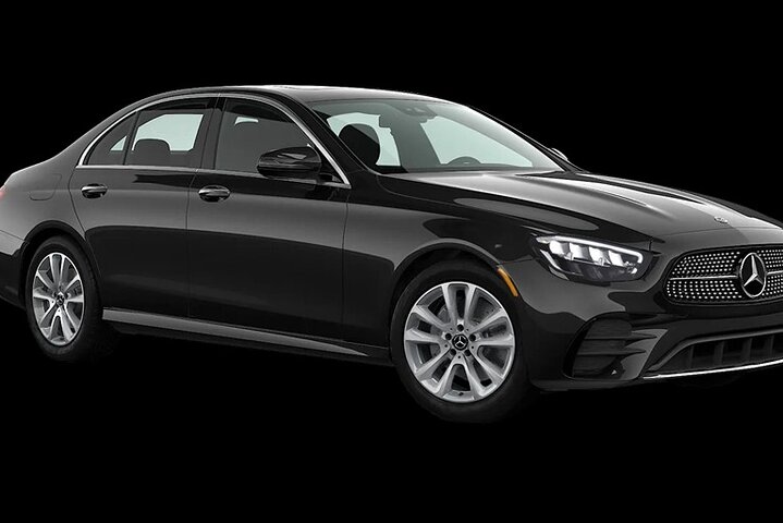 Private Transfer City Centre To or From London Gatwick Airport