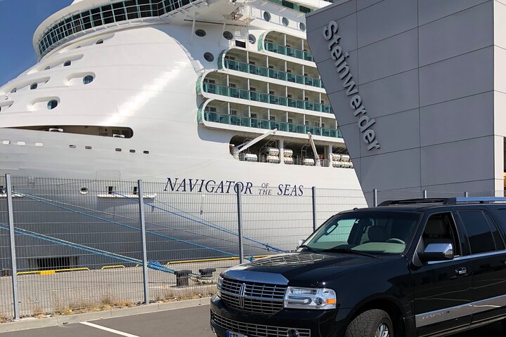Your private 3-hour Hamburg driving tour with a former policeman