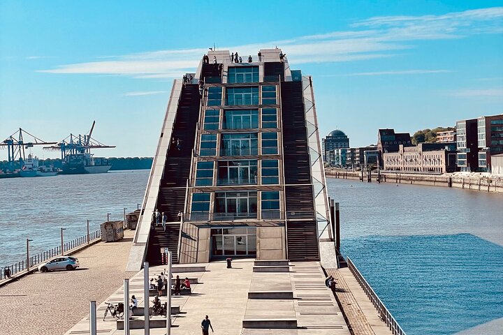Your private 3-hour Hamburg driving tour with a former policeman