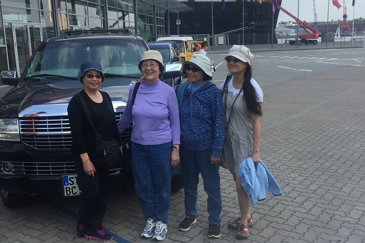 Your private 3-hour Hamburg driving tour with a former policeman
