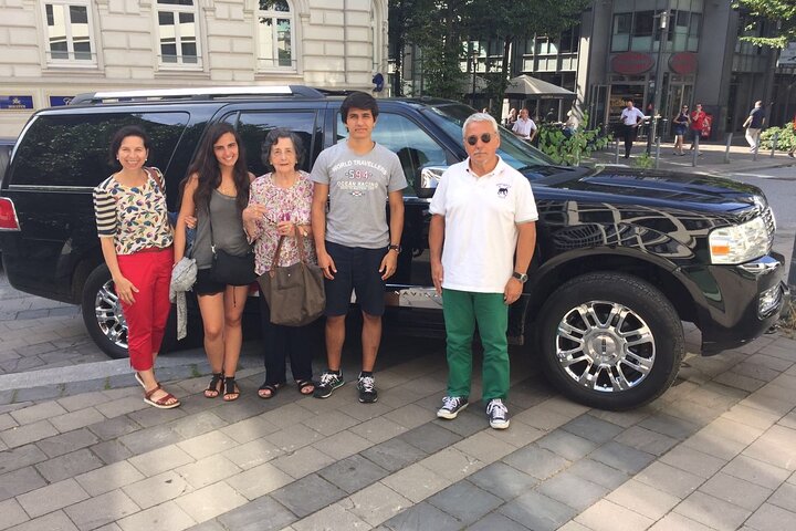 Your private 3-hour Hamburg driving tour with a former policeman