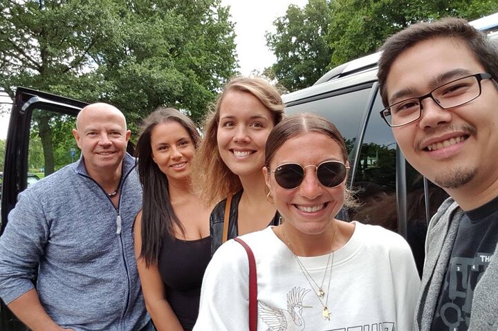 From Kiel: private Hamburg 6hour-Tour with a former Policeman