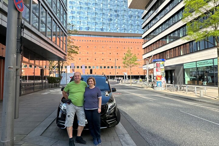 Your private 3-hour Hamburg driving tour with a former policeman