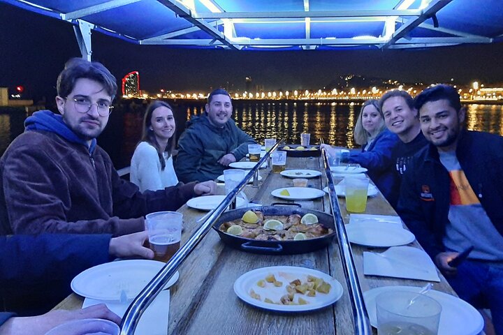 Valencia Evening Cruise with Dinner and Drinks