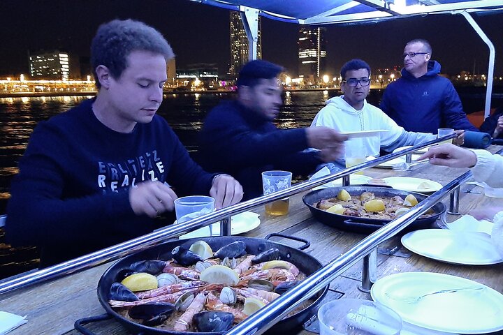 Valencia Evening Cruise with Dinner and Drinks