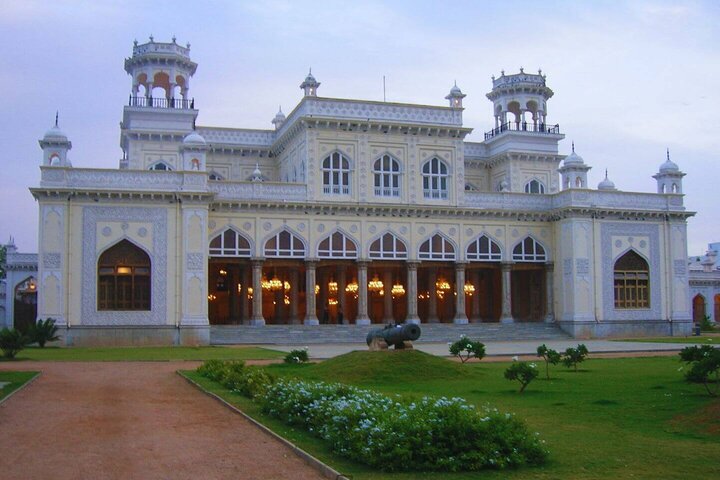 Hyderabad: A Private Full-Day Guided City Tour with Ethnic Lunch