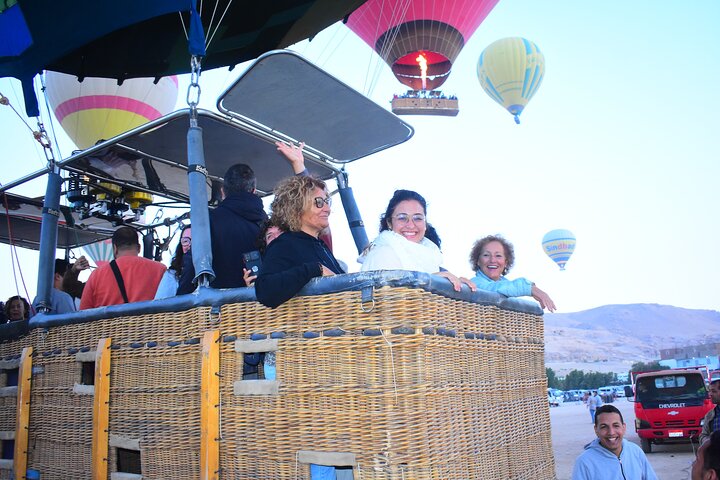 4-Day Nile Cruise Aswan and Luxor Hot Air Balloon with Abu Simbel