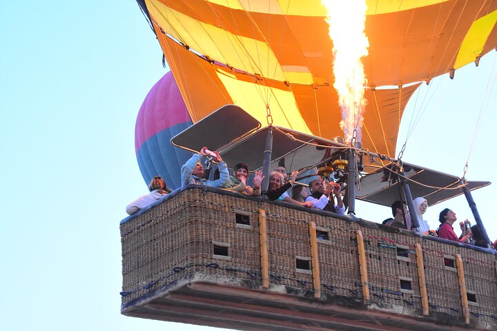 4-Day Nile Cruise Aswan and Luxor Hot Air Balloon with Abu Simbel