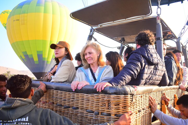 4-Day Nile Cruise Aswan and Luxor Hot Air Balloon with Abu Simbel
