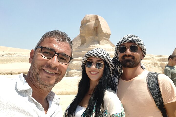 Private Guided Tour Giza Pyramid, Shpinx and The Grand Museum.