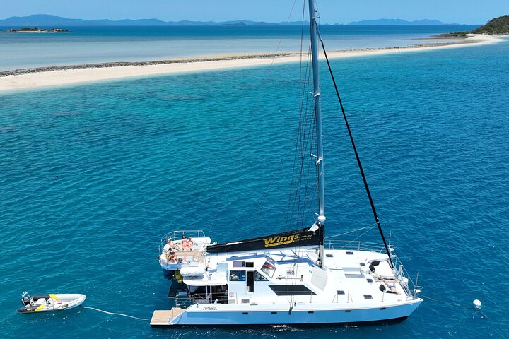 Whitsunday Islands Sail, SUP & Snorkel Tour-Small group