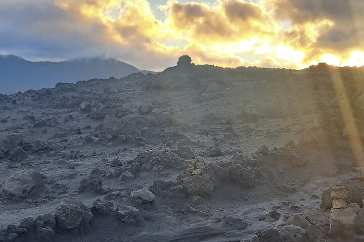 Private Sunrise Tour on Mt Yasur Volcano with Guide