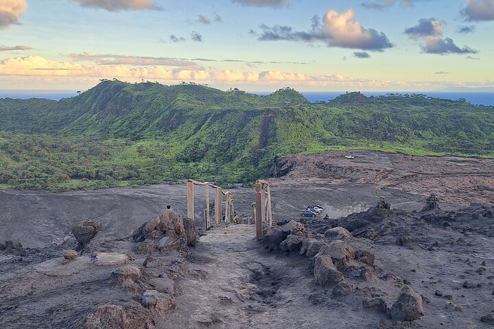 Private Sunrise Tour on Mt Yasur Volcano with Guide