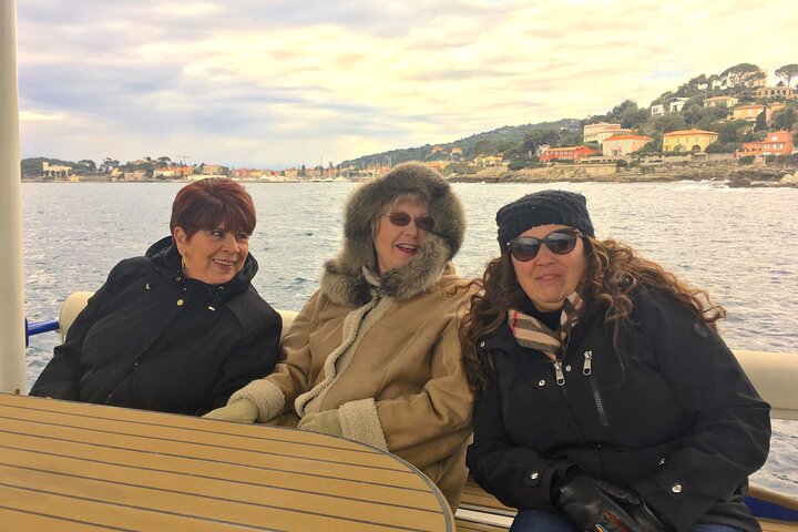 Familly Private Tour aboard a Solar Powered Electric Boat