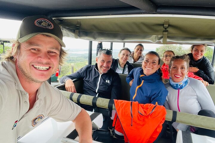 Hluhluwe-Imfolozi Park Full Day Big 5 Safari Tour