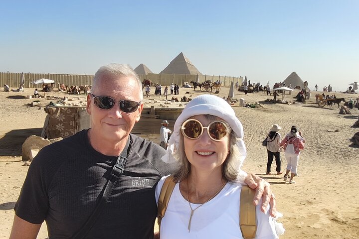 Private Guided Tour Giza Pyramid, Shpinx and The Grand Museum.