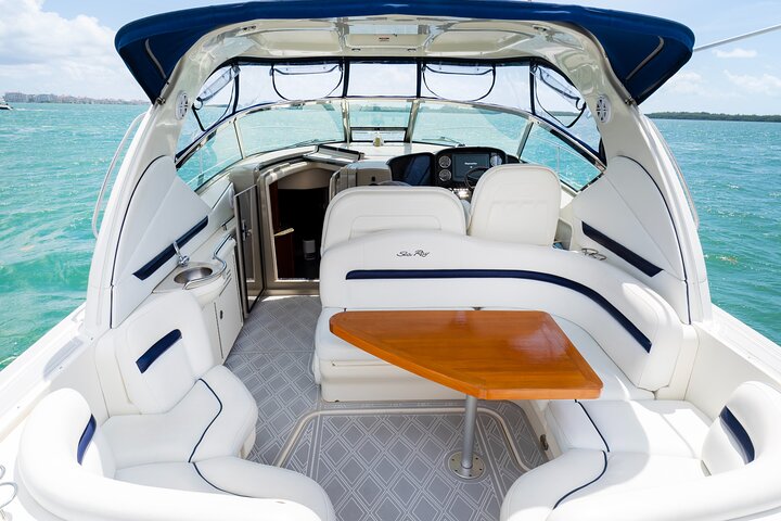 Private tour for 12 people on a 40 ft Yacht, Ft Lauderdale bay