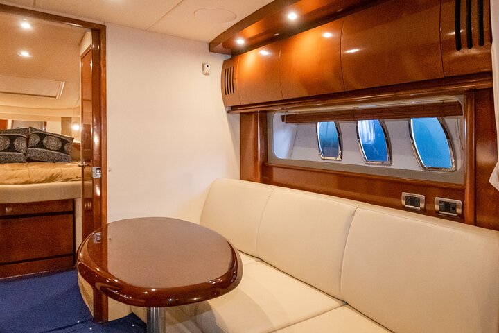 Private tour for 12 people on a 40 ft Yacht, Ft Lauderdale bay