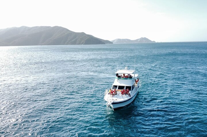 Six beaches of Santa Marta by yacht