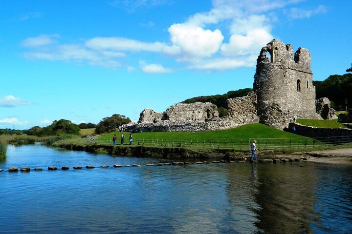 Cardiff: South Wales Cliffs, Beaches & Castles Day Tour