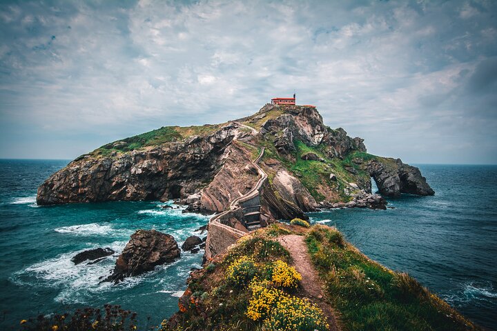 From Bilbao: Gaztelugatxe, Bermeo, Mundaka and Gernika with Txakoli