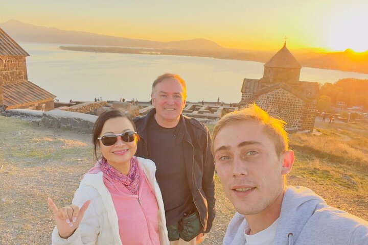 Yerevan to Tbilisi Private car transfer 3 Scenic stops