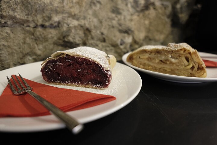 Innsbruck: A Walking Food Tour with Full Meal by Do Eat Better
