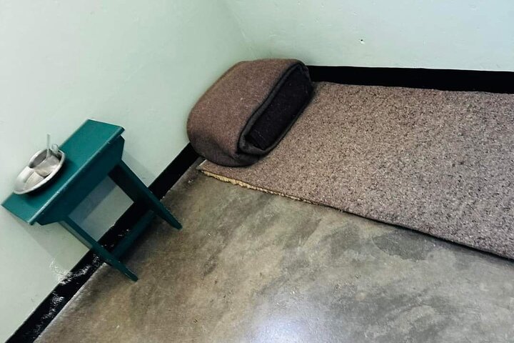 Robben Island Ferry Ticket &Guided Prison Tour with Pick-up& back
